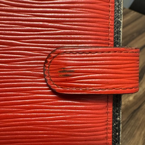 Authentic LV Epi Leather PM agenda - preloved Louis Vuitton - Picture 2 of 12